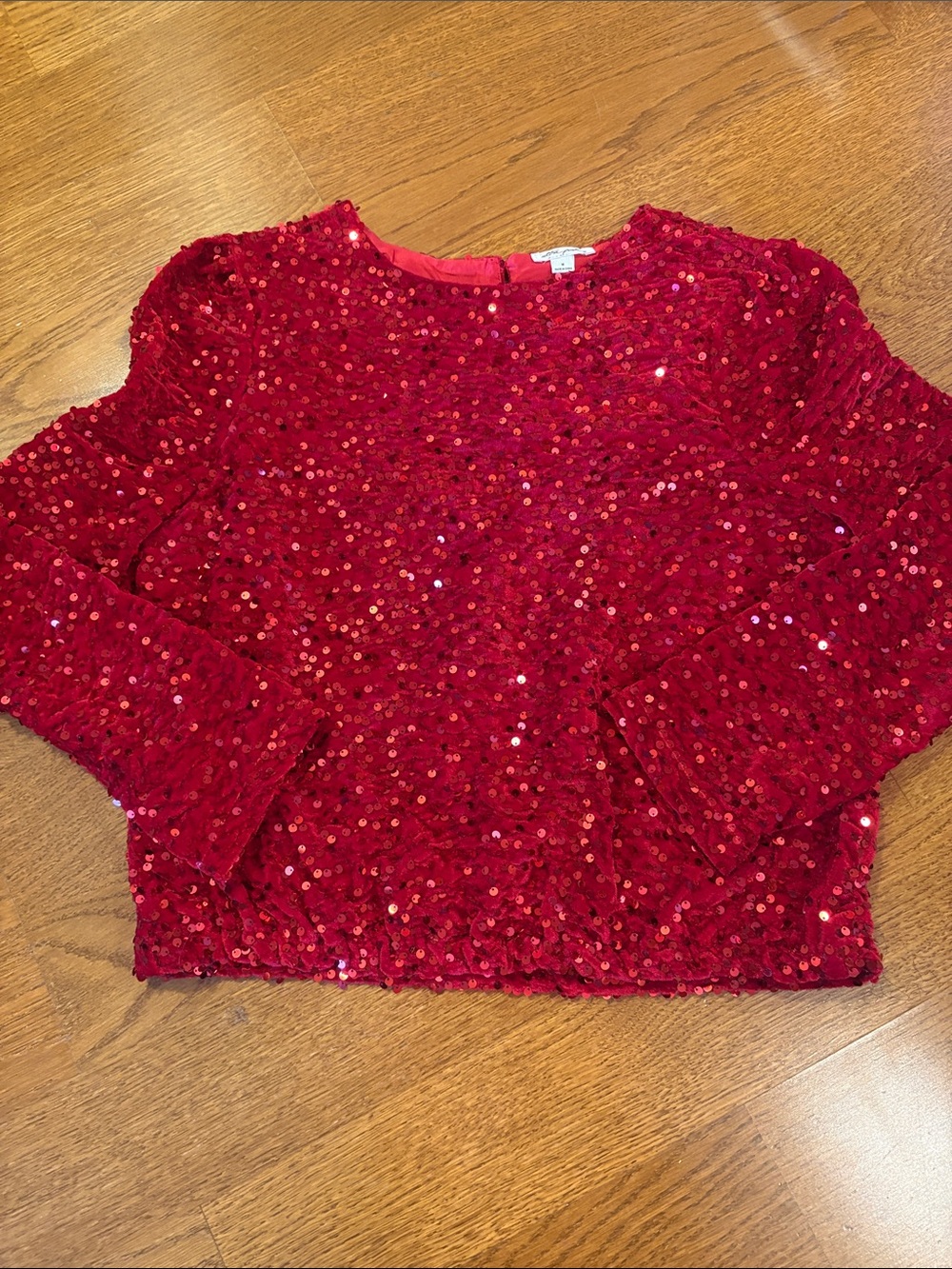 Red Sequin Part Shirt!! ❤️💫❤️✨